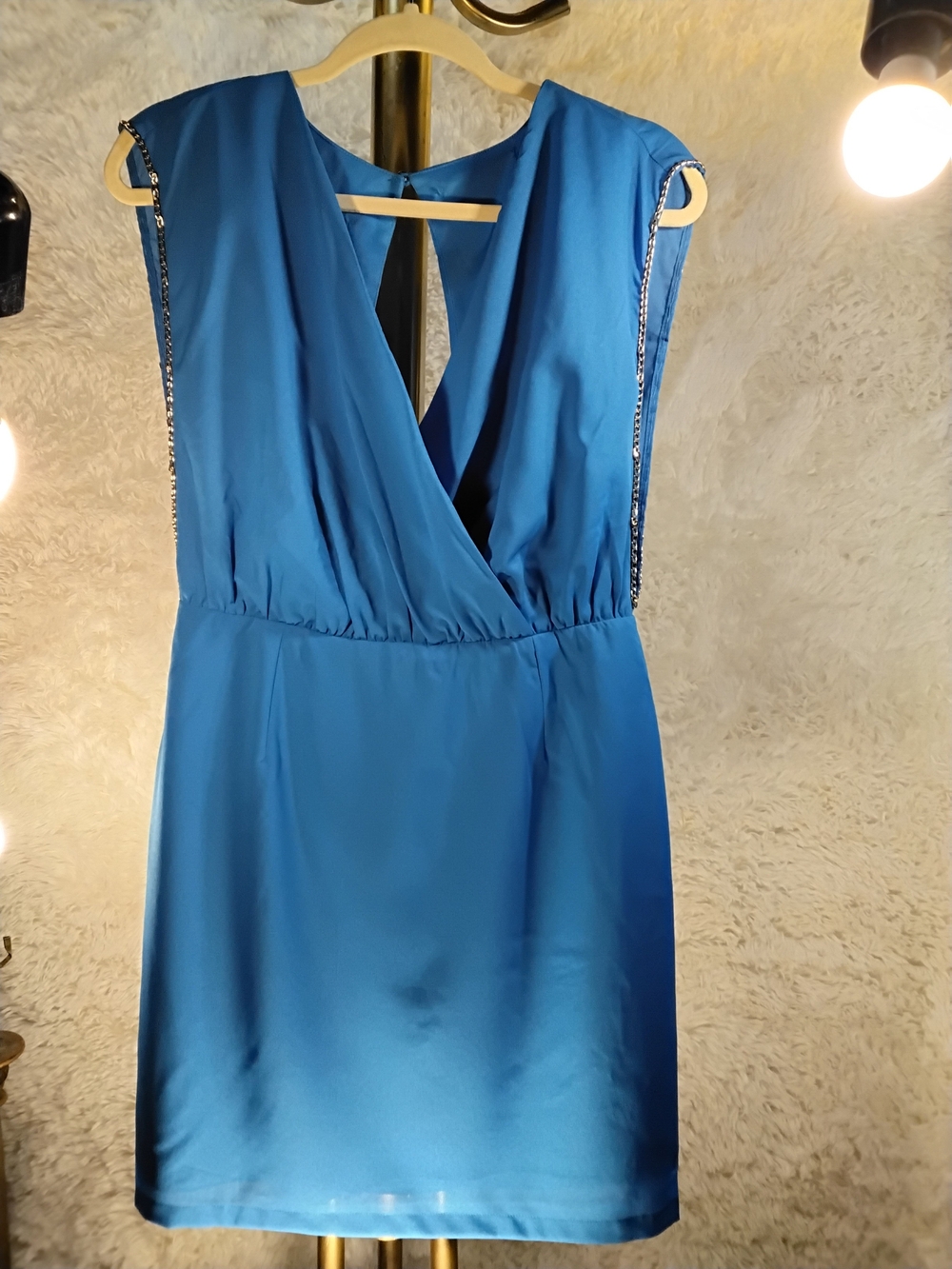 Women's Blue Sleeveless V-Neck Cocktail Dress